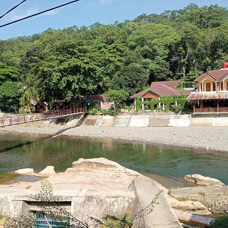 Fun Family Guest House N Jungle Tour ブキットラワン エクステリア 写真