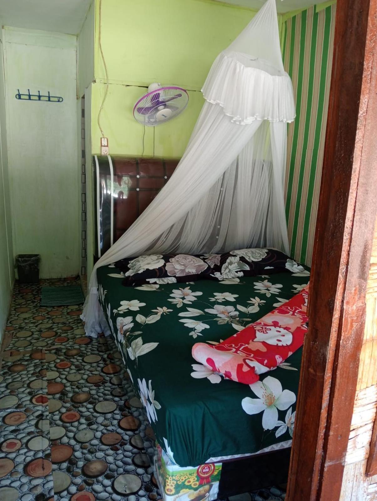 Fun Family Guest House N Jungle Tour ブキットラワン エクステリア 写真