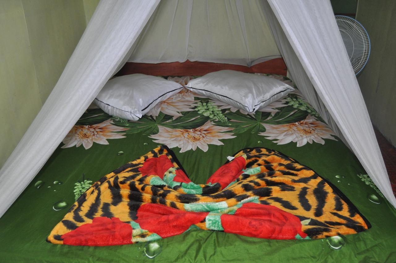 Fun Family Guest House N Jungle Tour ブキットラワン エクステリア 写真